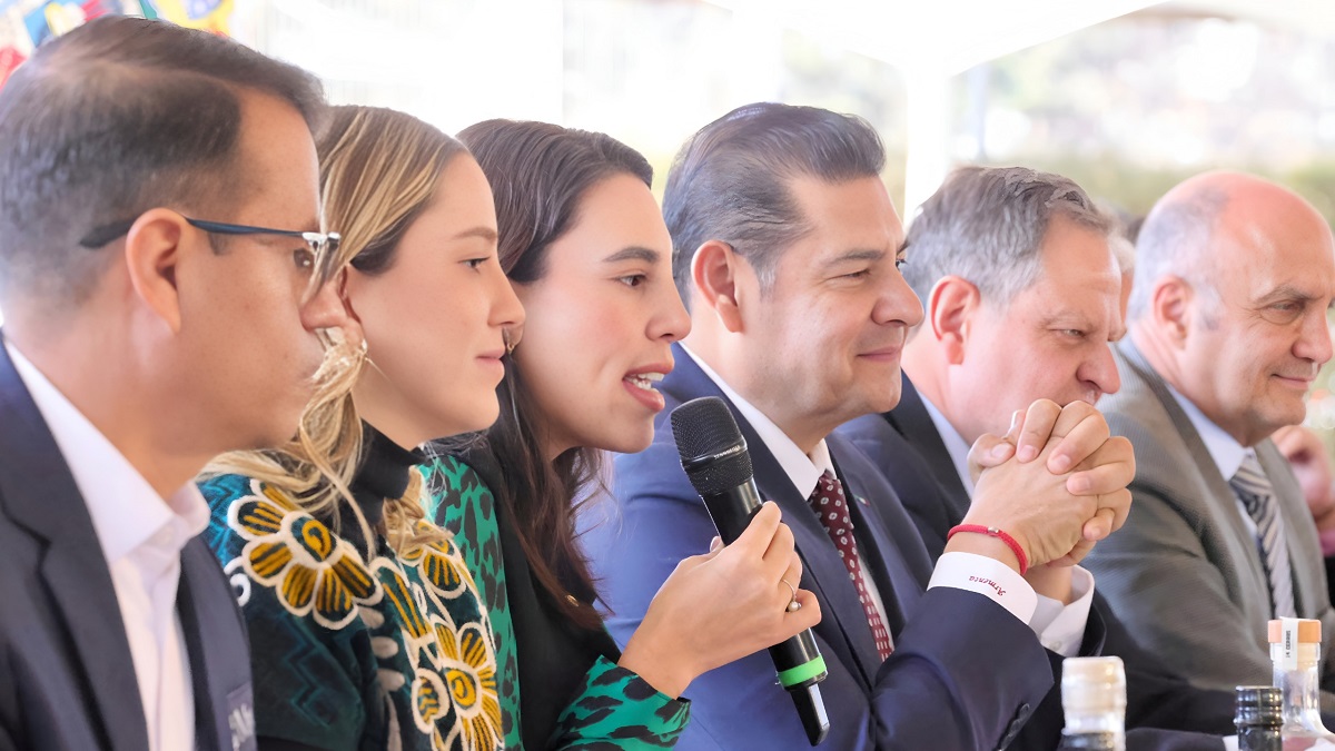 Volaris reconoce potencial económico y turístico de Puebla; abre 12 vuelos a bajo costo desde aeropuerto hermanos Serdán