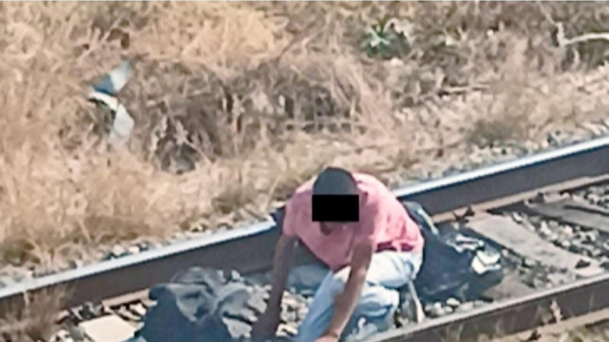 Asegura personal de la SSCyPC a masculino en zona ferroviaria