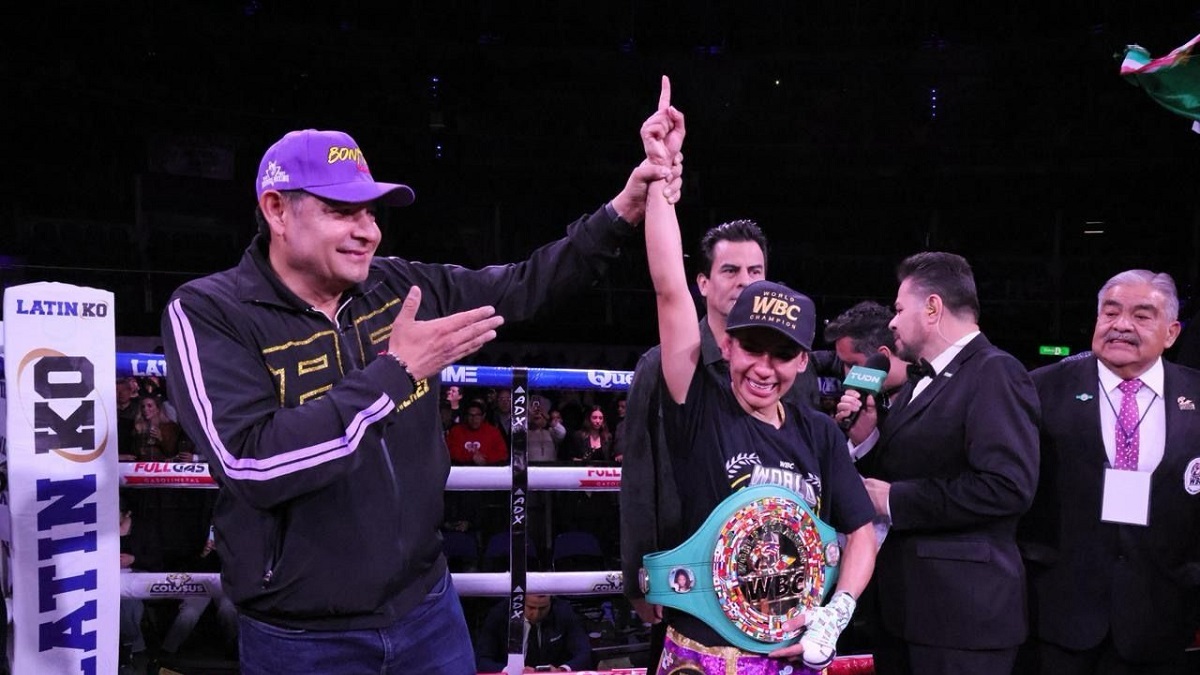 Conquista "la Bonita" Sánchez título mundial en un ambiente de fiesta