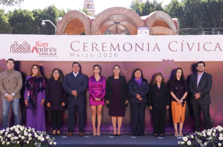  Destaca Lupita Cuautle avances y estrategias a favor de las mujeres, en ceremonia cívica
