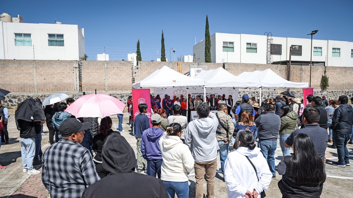 Inicia Omar Muñoz construcción de una cancha más en Cuautlancingo