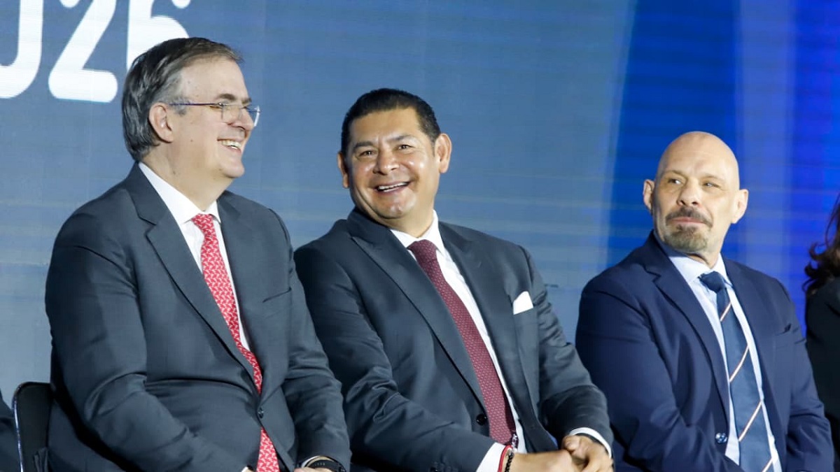Juntos, gobierno federal y estatal fortalecen industria textil con seguridad y promoción