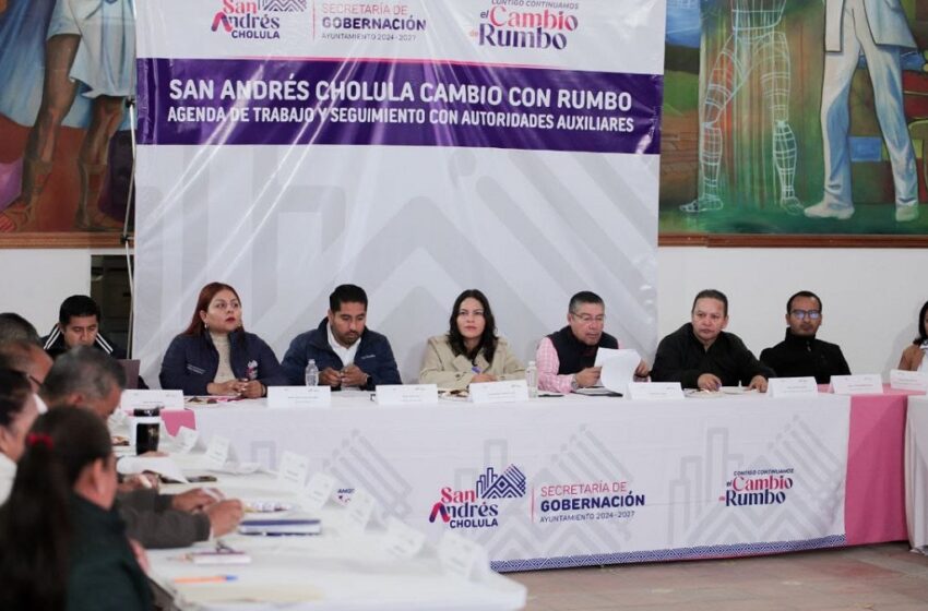 Lupita Cuautle da seguimiento a agenda comunitaria con autoridades auxiliares