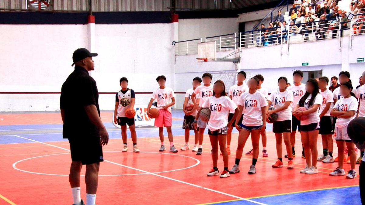Realiza Gobierno de Pepe Chedraui Clínica de Básquetbol con Jr. NBA en Puebla