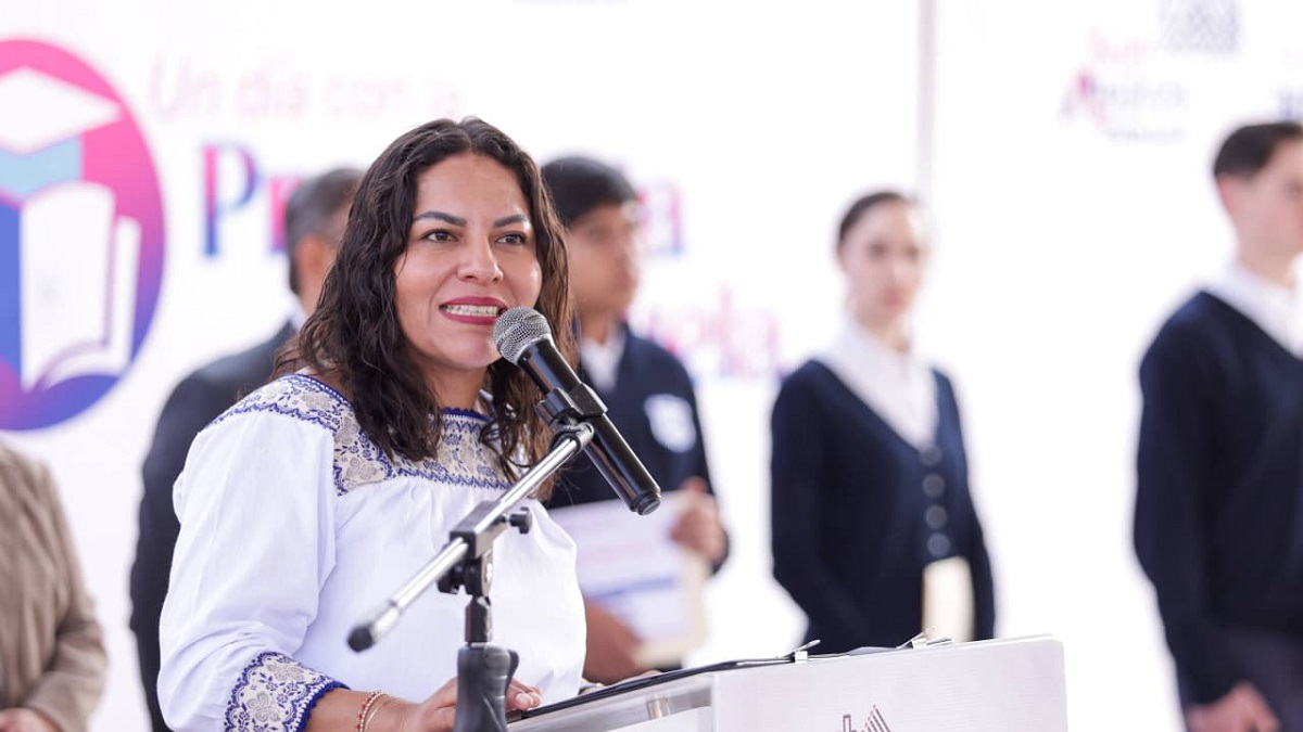 Reconoce Lupita Cuautle a estudiantes de San Andrés Cholula