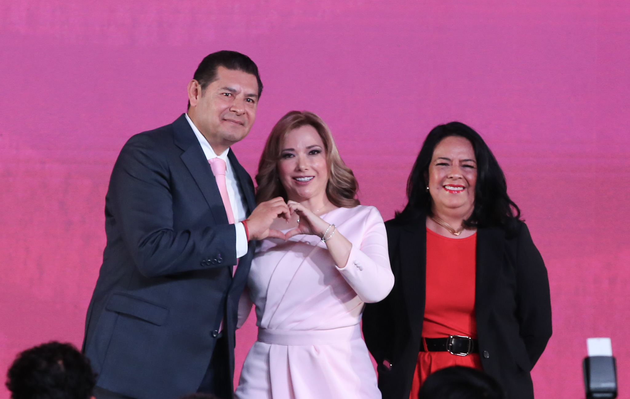 Rinde Ceci Arellano Primer Informe de Actividades