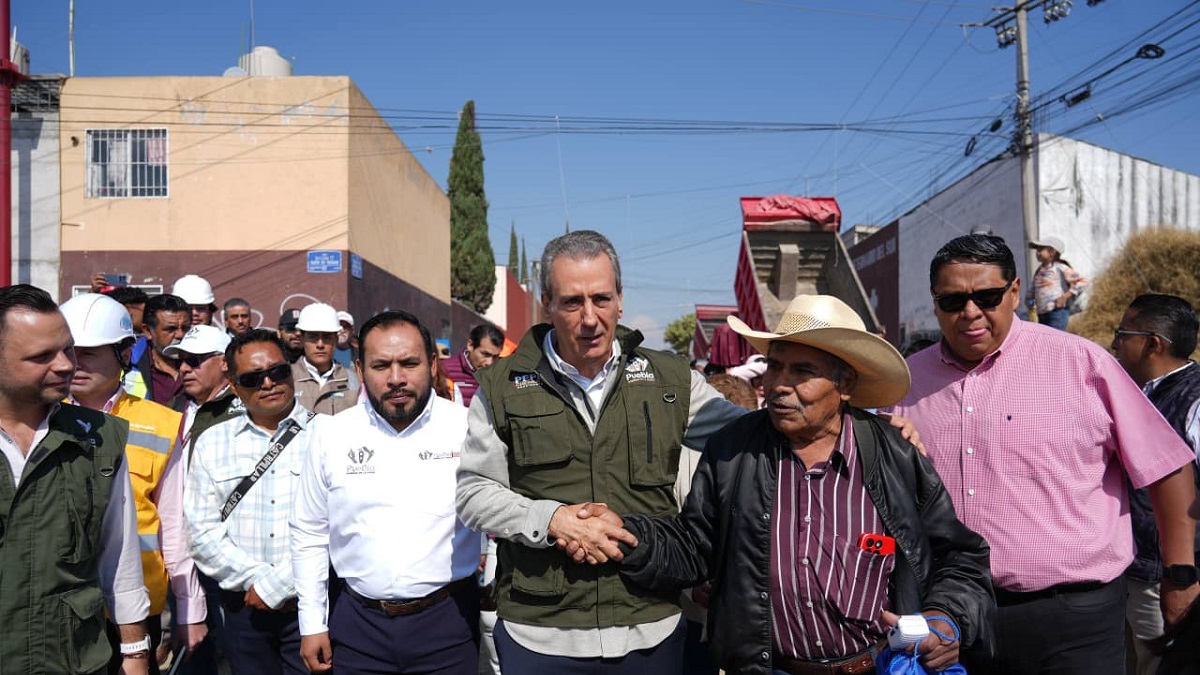 Supervisa Pepe Chedraui trabajos de rehabilitación vial en Camino Viejo a Balcones