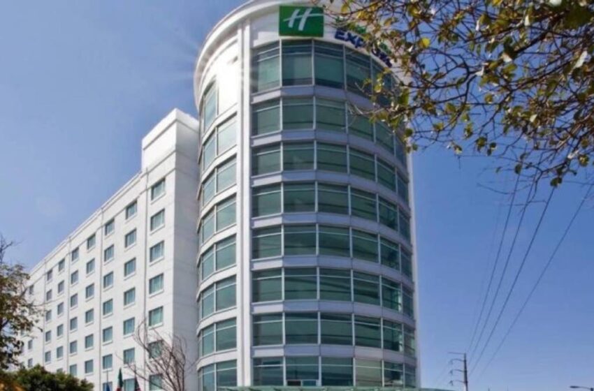  Hallan sin vida a madre e hijo en hotel de Puebla; Fiscalía investiga y ubican a un sobreviviente