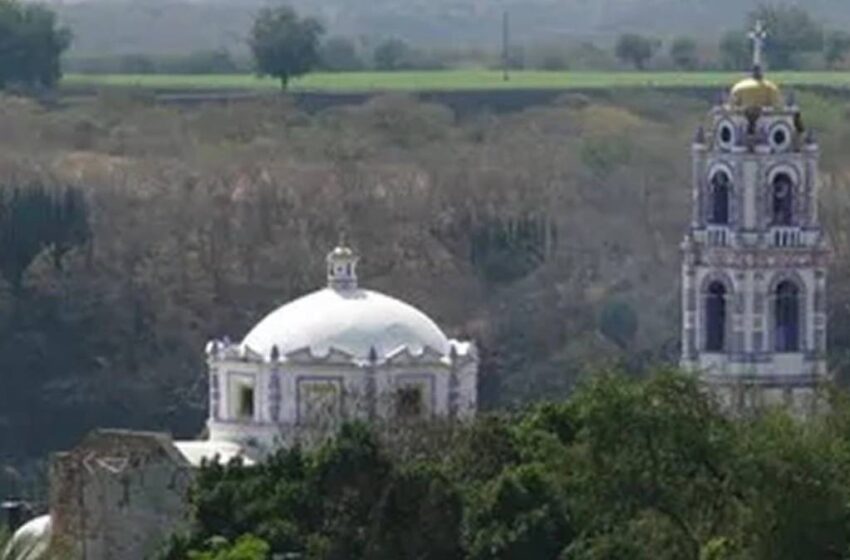  Profanan capilla abierta en Puebla: vecinos denuncian consumo de alcohol en el altar