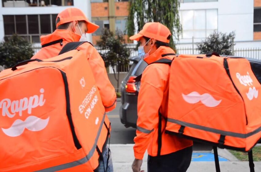  Tensión en Hospital MAC de Puebla: repartidores de apps rodean el lugar tras ubicar a presunto ladrón de motocicletas