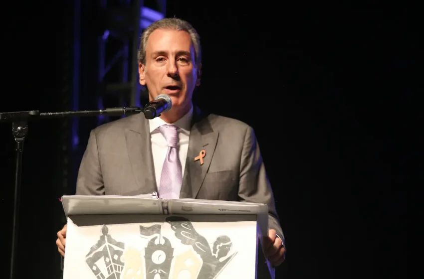  Chedraui defiende crédito millonario: promete obras viales sin fines electorales