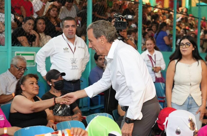  Con función de lucha libre, Pepe Chedraui celebra el Día de la Niñez