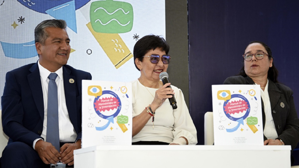 Docentes BUAP presentan el libro Metodología de la Investigación, en la sede de Acajete