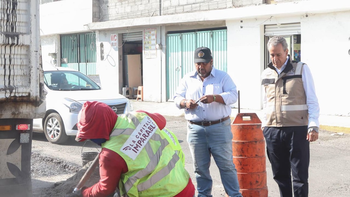 El Gobierno de Pepe Chedraui mejora las vialidades de la capital con el programa de bacheo permanente