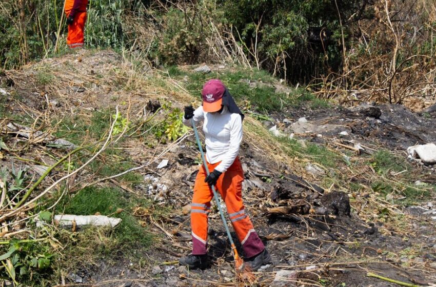  Gobierno de Pepe Chedraui inicia intervención de limpieza en barranca de Río Zapatero