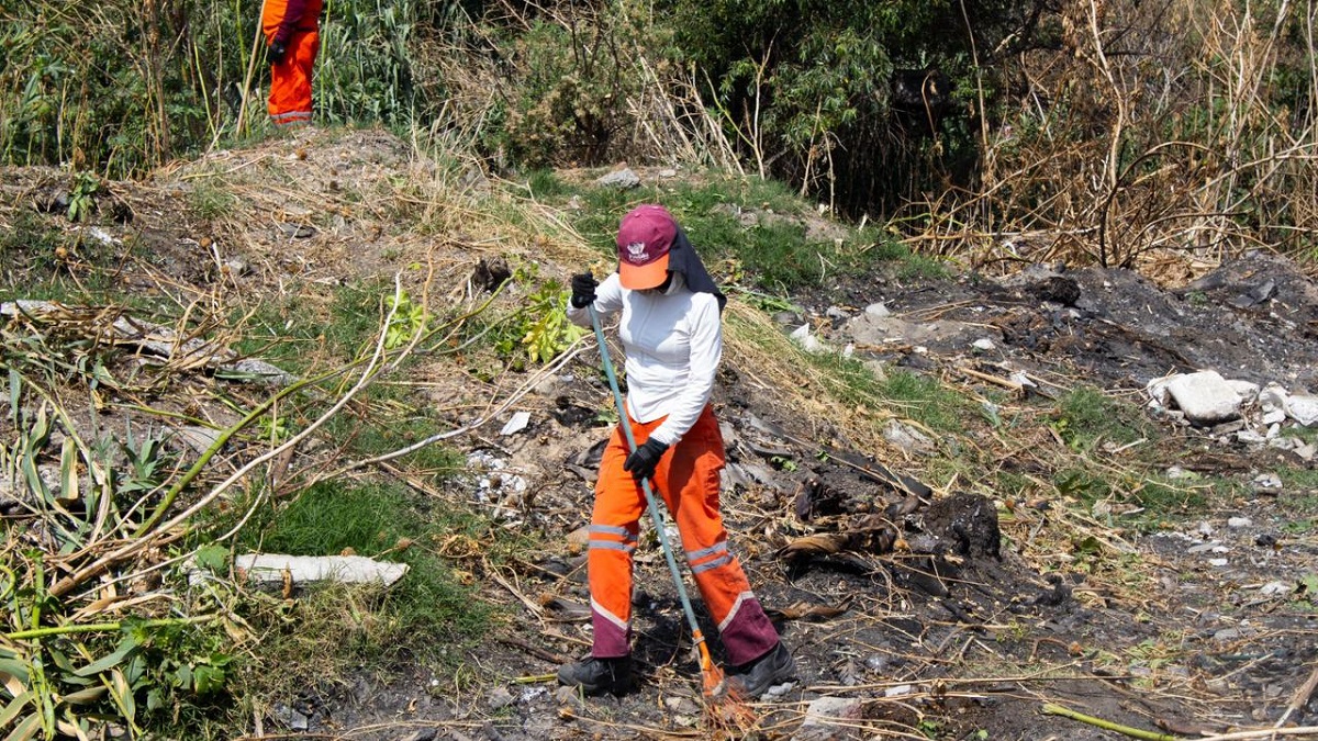 Gobierno de Pepe Chedraui inicia intervención de limpieza en barranca de Río Zapatero