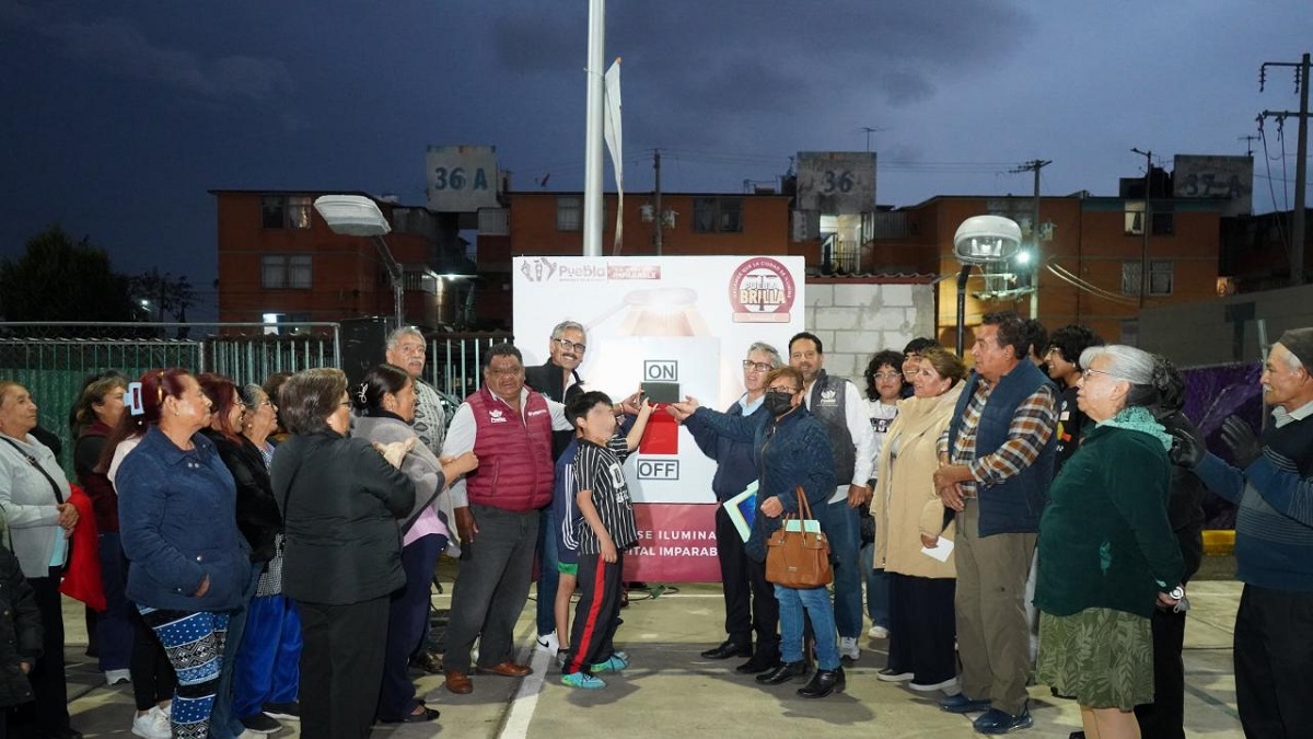 Llega Puebla Brilla a San Aparicio; inaugura gobierno de Pepe Chedraui 107 luminarias modernizadas con LED