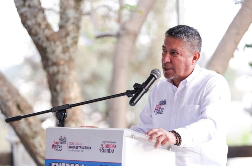  Mejora Lupita Cuautle espacios públicos con entrega de obra en San Francisco Acatepec