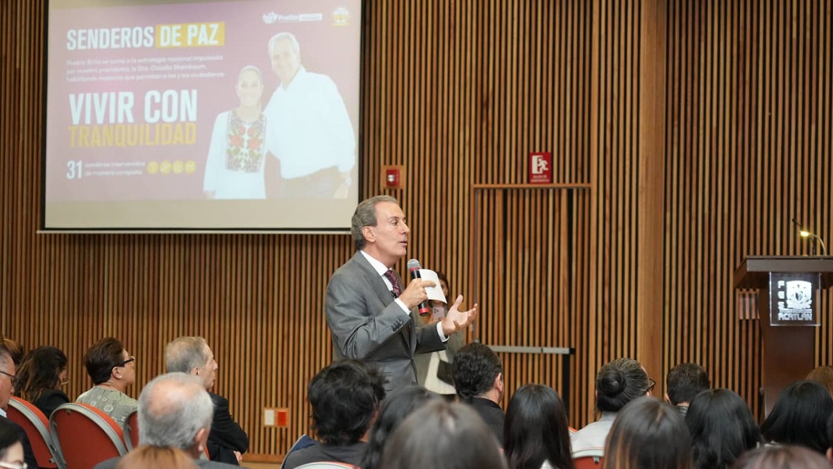 Pepe Chedraui participa en coloquio internacional de la UNAM sobre gobernanza