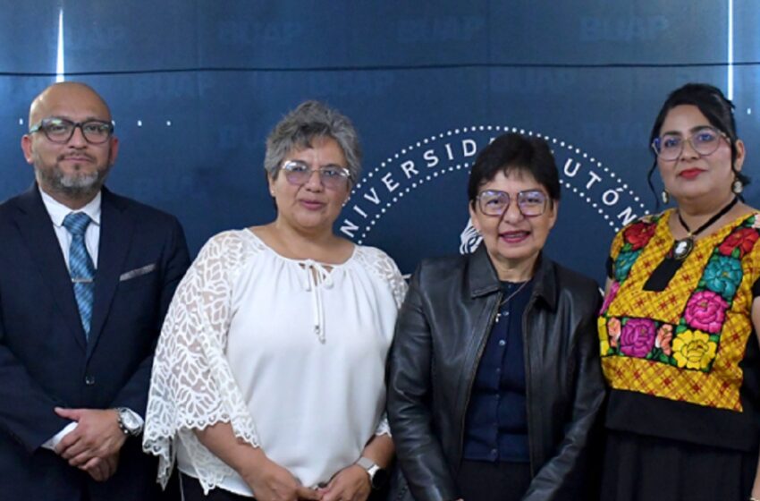  Rectora Lilia Cedillo toma protesta a directora electa de la preparatoria “Lic. Benito Juárez García”