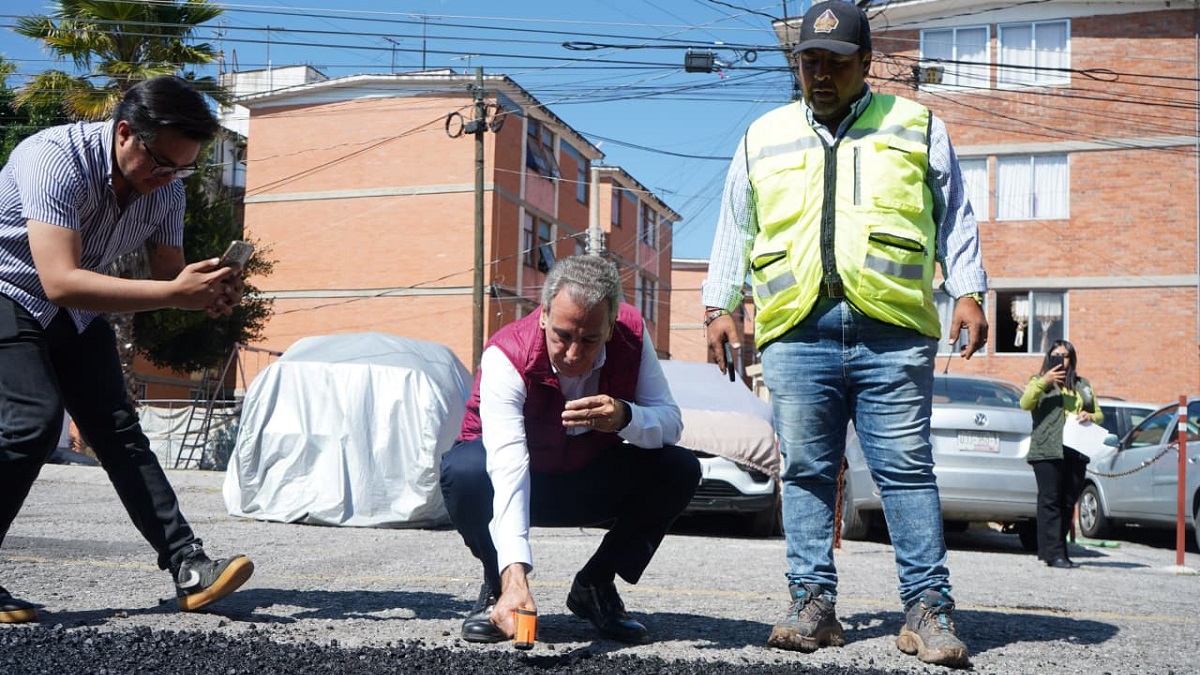 Refuerza Pepe Chedraui Campaña de Bacheo en el Infonavit San Jorge