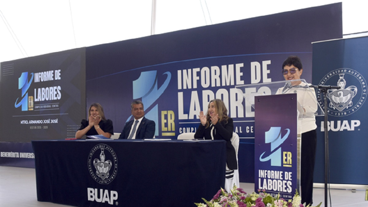 Rinde informe de Labores director del Complejo Regional Centro