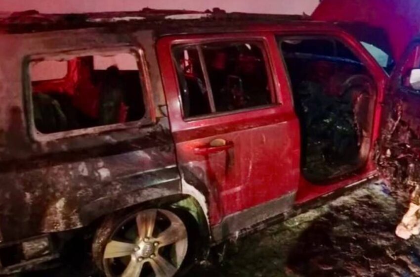  Comando armado ataca vivienda y quema camioneta en Puebla; vecinos reportan ráfagas de disparos