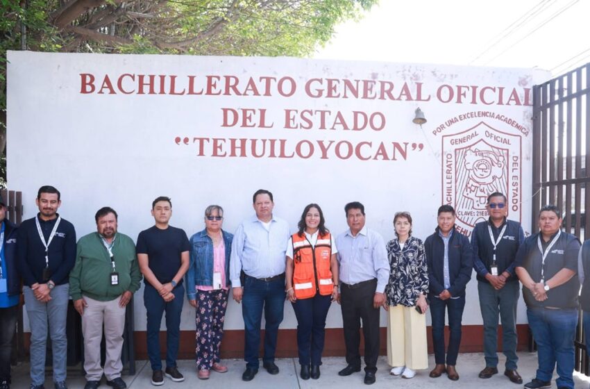  Lupita Cuautle lleva programa de reciclaje a secundarias y bachilleratos de San Andrés Cholula