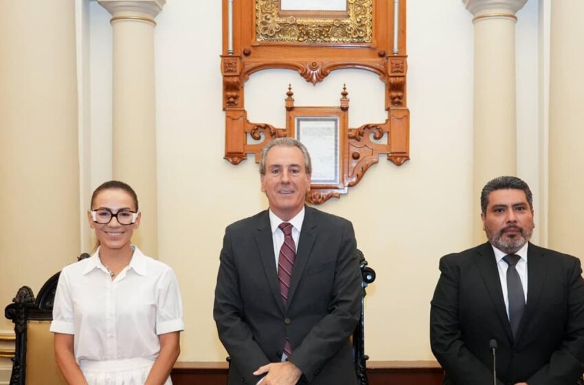  Nombra Cabildo a Alfonso Aguilar como secretario del Ayuntamiento de Puebla
