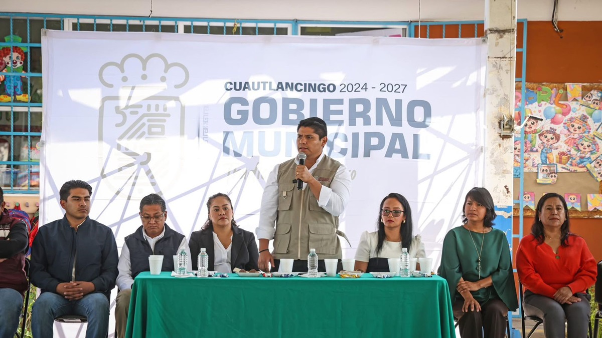 Omar Muñoz dignifica espacios educativos en Cuautlancingo