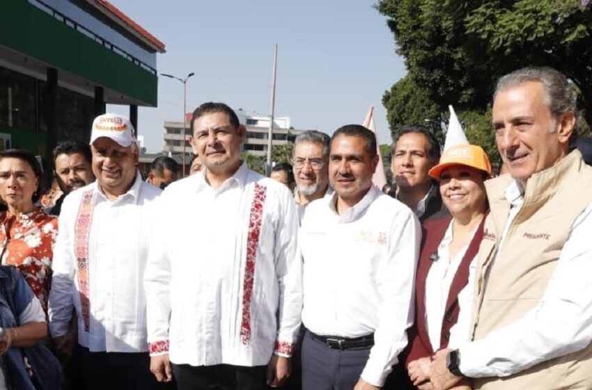  Pepe Chedraui participa en ceremonia cívica por el Día Internacional del Trabajo