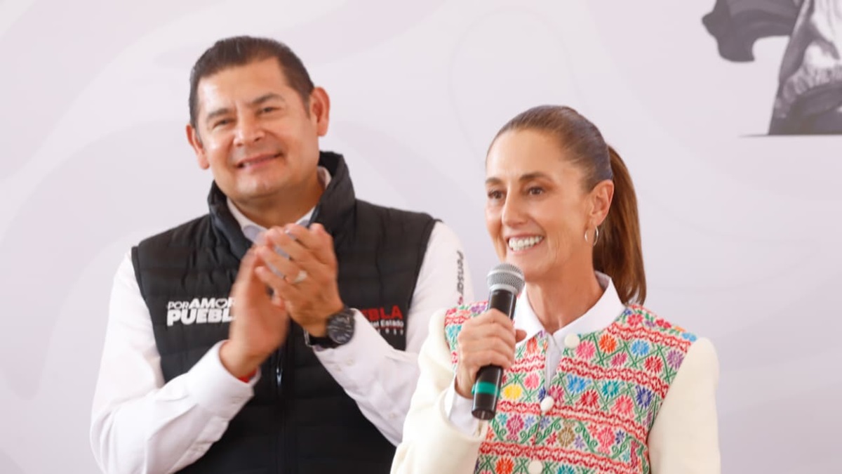 Presidenta Sheinbaum reconoce iniciativa de transición energética de Puebla en producción de paneles solares