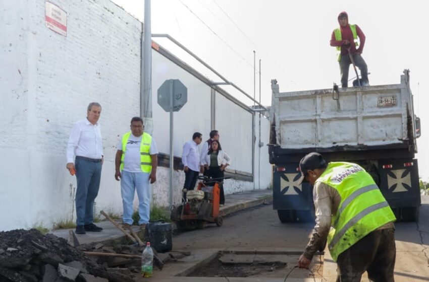  Supervisa Pepe Chedraui avance de trabajos de bacheo en la capital poblana