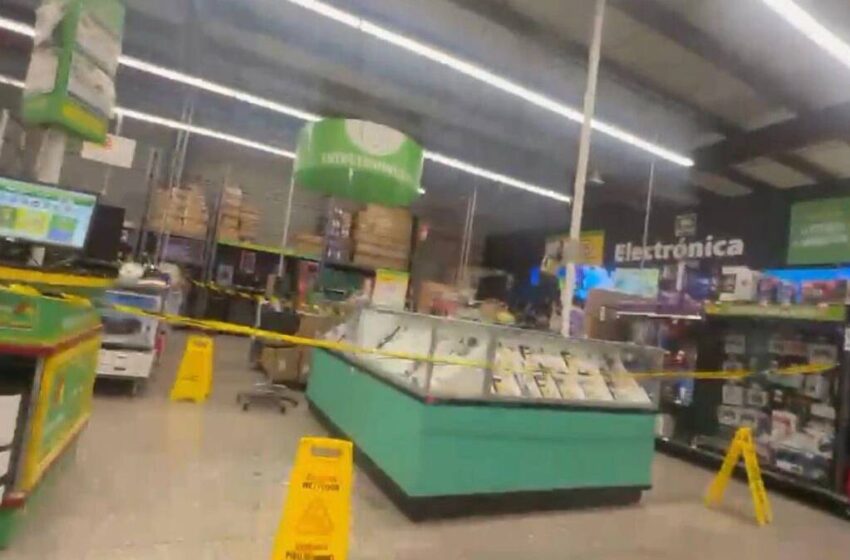  Comando con marros irrumpe en Bodega Aurrera Amalucan; hay un detenido tras operativo en Puebla