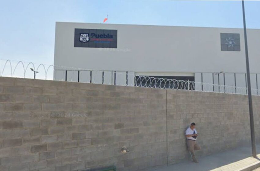  Detienen a dos hombres mientras colocaban narcomanta contra jefe de Seguridad Municipal en Puebla