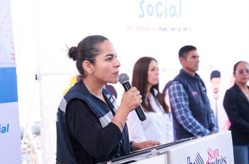  Acerca Lupita Cuautle atención integral a familias de San Francisco Acatepec