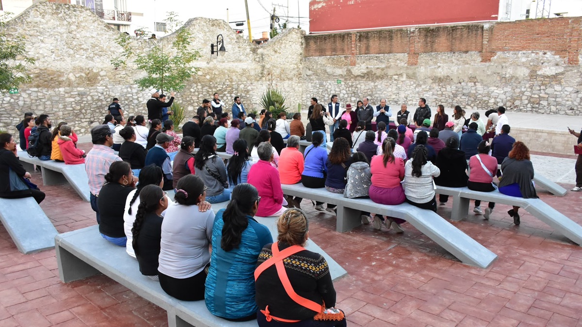 Entrega Gobierno del Estado apoyos a familias afectadas por explosión en Tepeaca