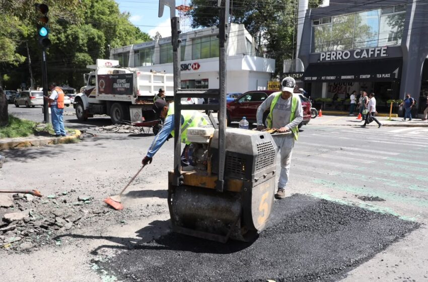  Gobierno de Pepe Chedraui refuerza acciones de bacheo en favor de las y los poblanos
