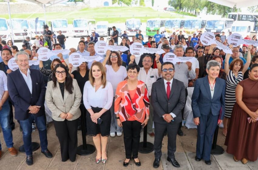  Gobierno estatal cumple compromiso y entrega nuevas unidades a transportistas; impulsa movilidad segura