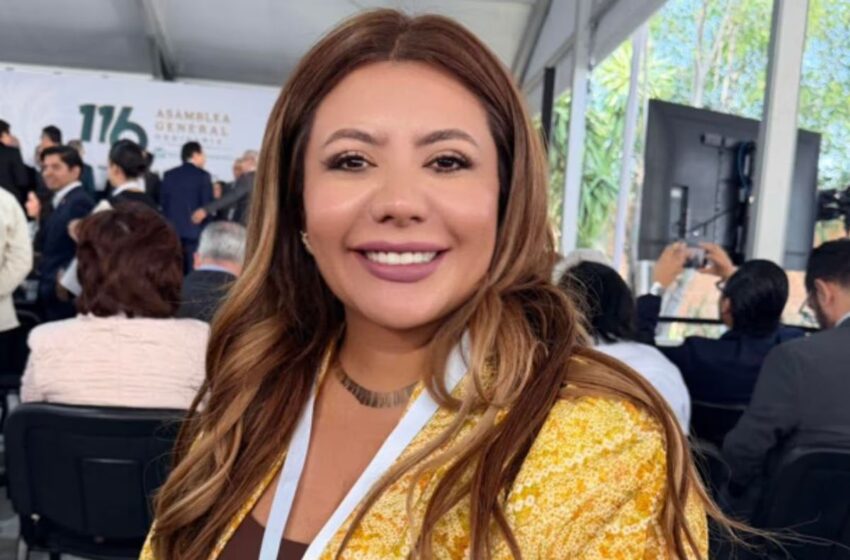  Guadalupe Bárcenas justifica nepotismo por postulación de su mamá como suplente en Acatlán