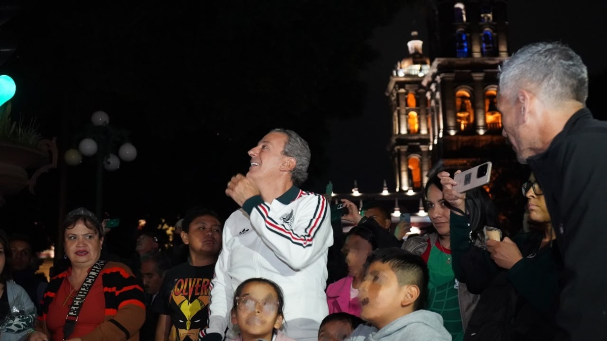 Inaugura Pepe Chedraui nuevo sistema de iluminación arquitectónica del Palacio Municipal