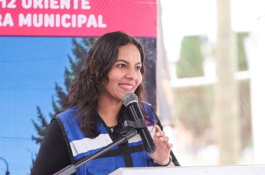  La espera terminó, inicia Lupita Cuautle pavimentación de la calle 12 oriente
