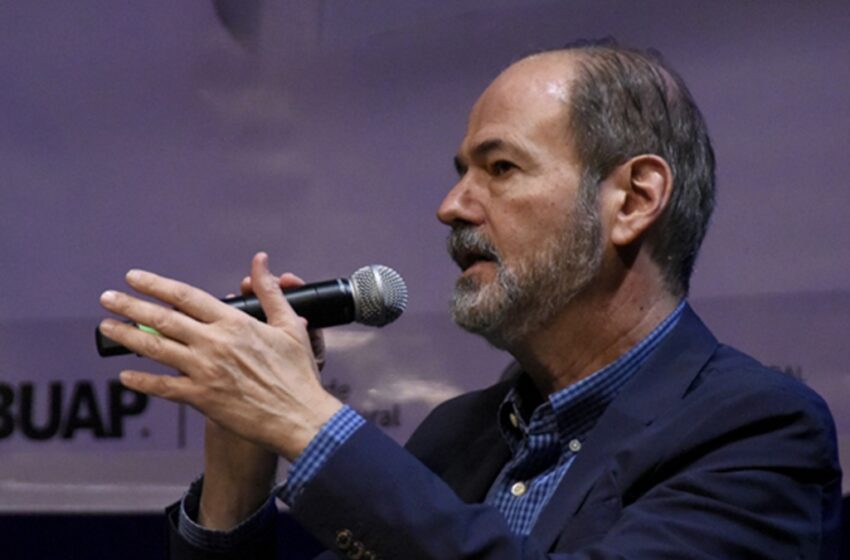  Presenta Juan Villoro “Los héroes numerados” en el Teatro del CCU BUAP