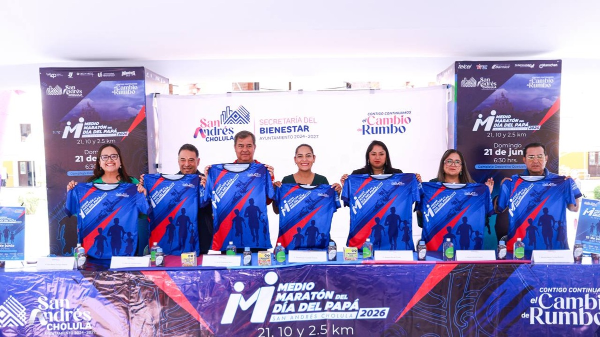 Presenta Lupita Cuautle playera y medalla de la 12ª edición del Medio Maratón del Día del Papá 2026