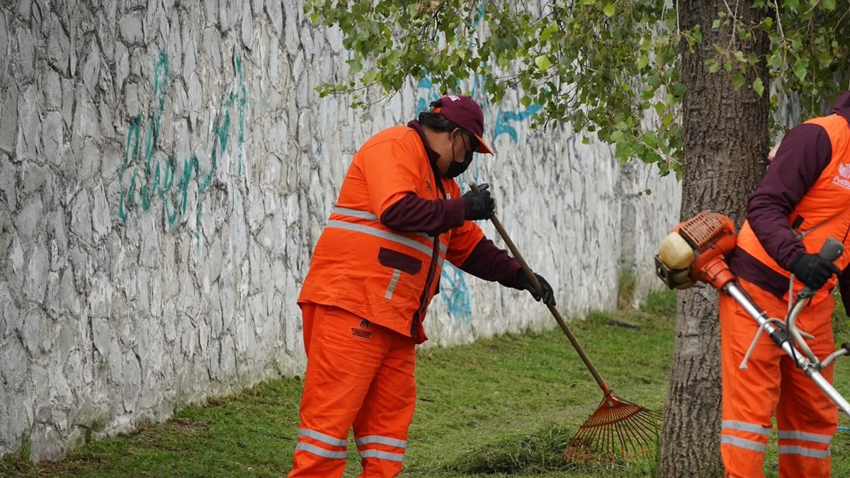 Realiza gobierno de Pepe Chedraui jornada de limpieza y chapeo en el Seminario Palafoxiano