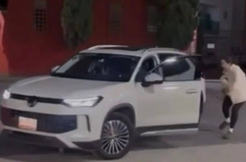  Robo de camioneta Tiguan en 7-Eleven La Carcaña, San Pedro Cholula