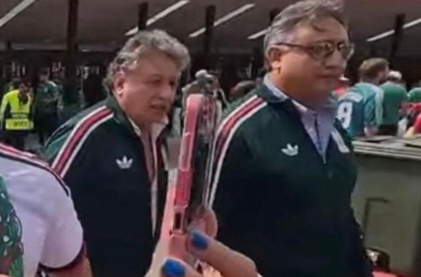  ¿Con las cuotas de los maestros? Captan a líder del SNTE de Puebla en el Mundial