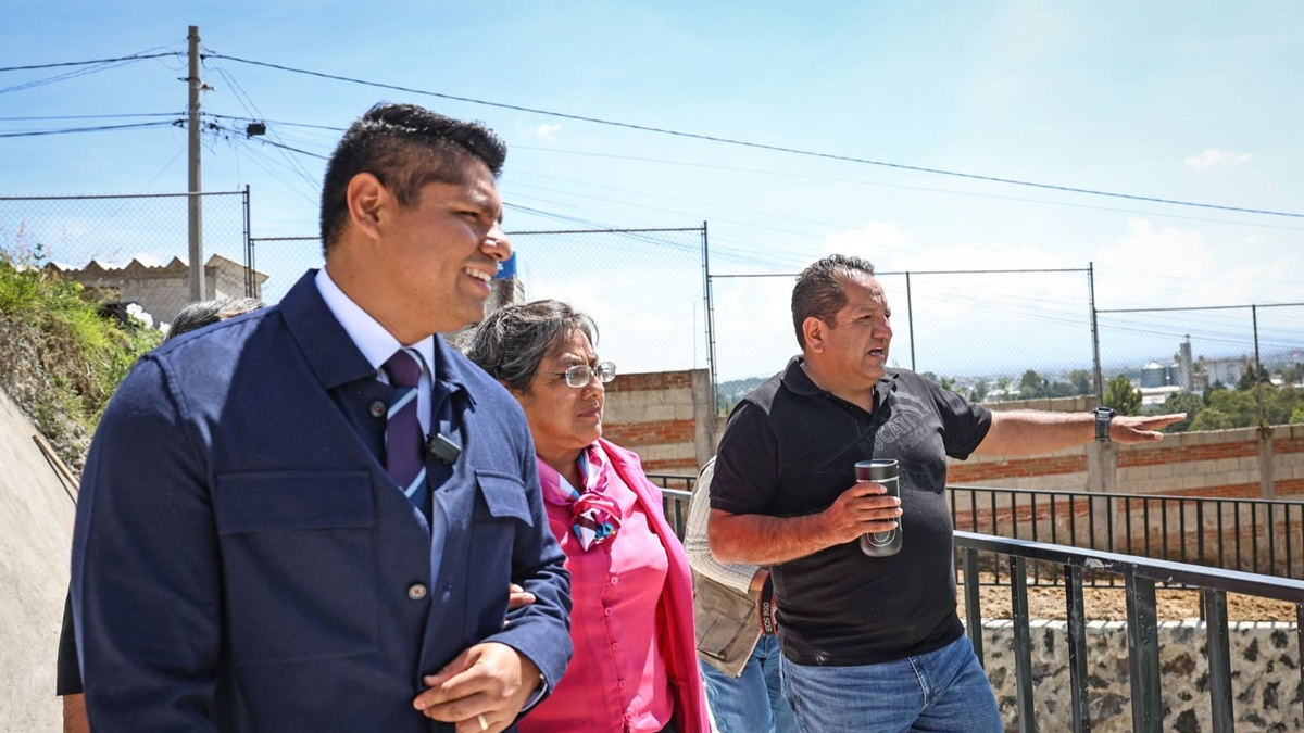 Cancha deportiva del Bachillerato 5 de Mayo al 90%