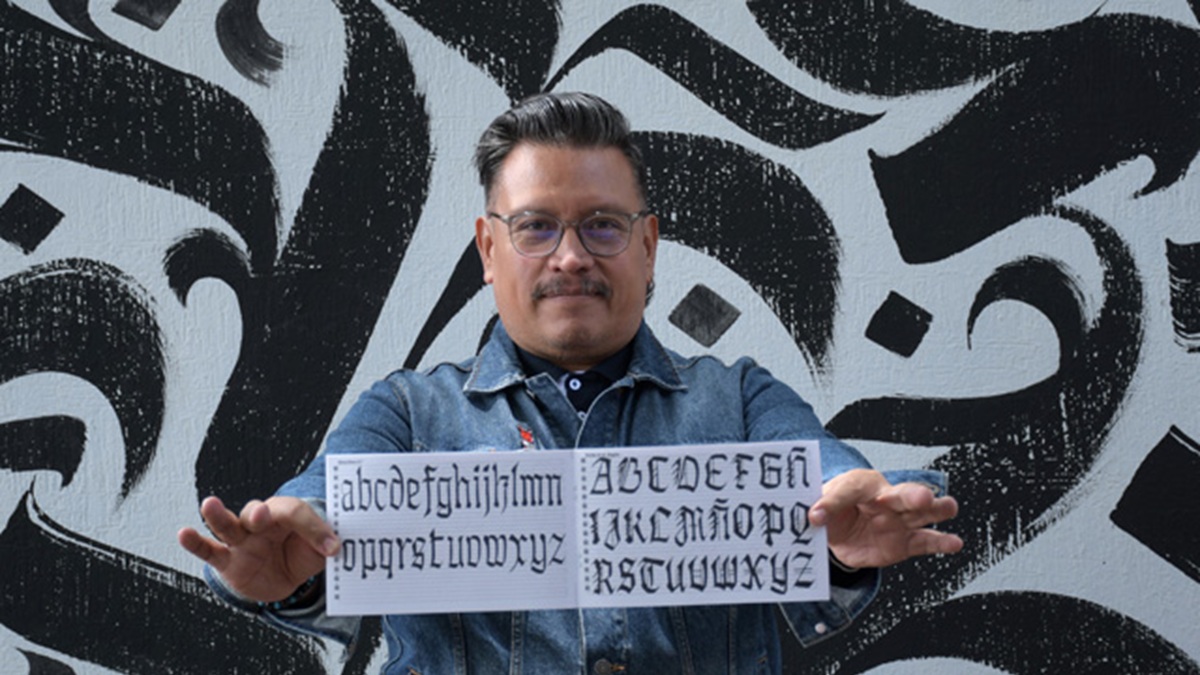Comparte investigador BUAP caligrafía gótica mexicana en ATypI Stanford 2026