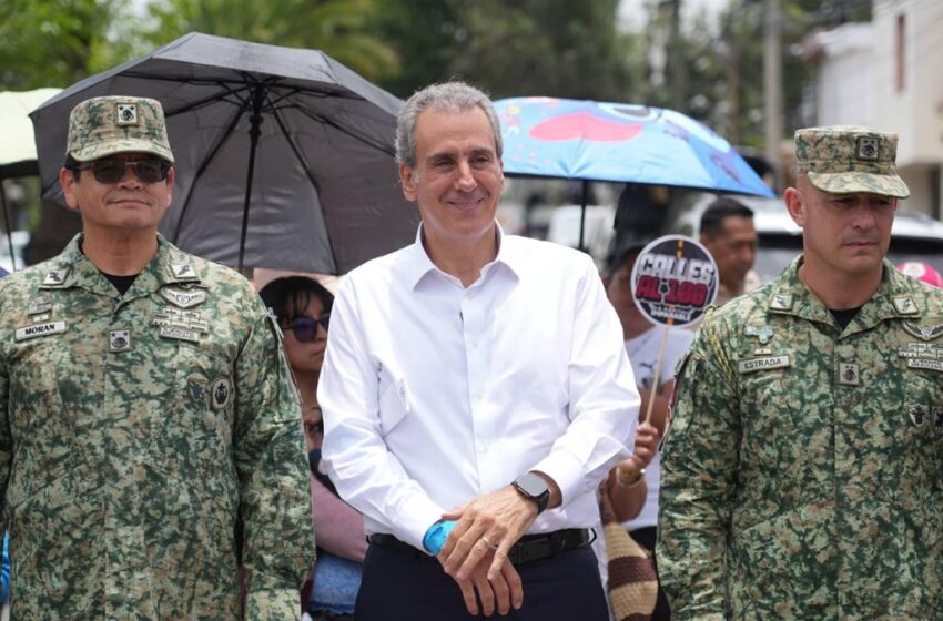  Entrega Pepe Chedraui rehabilitación vial en la Junta Auxiliar Ignacio Zaragoza, con el Tren Capitalino de Pavimentación